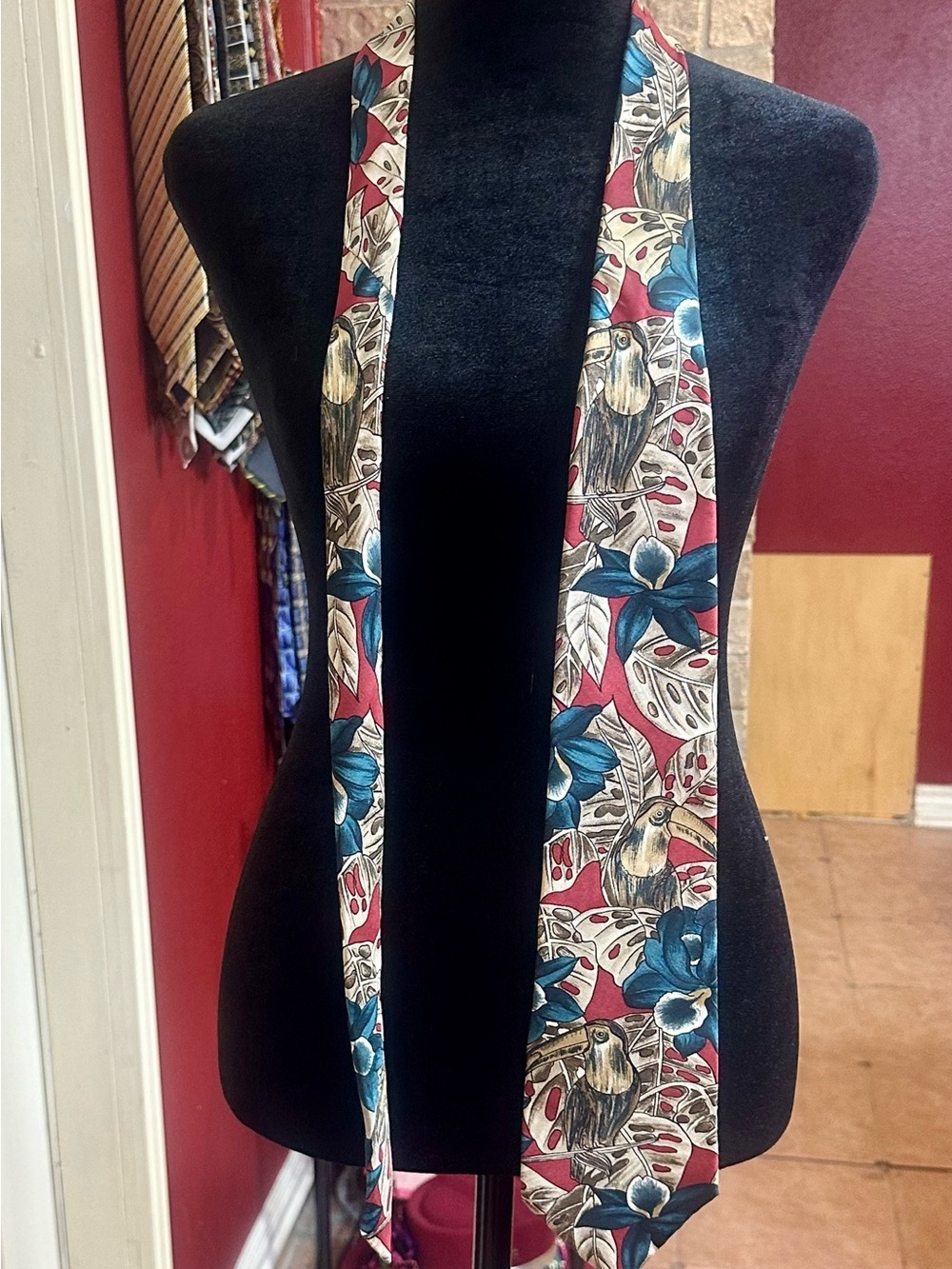 Vintage Oscar de la Renta Toucan Tropical Floral Silk Tie 90s Novelty - Picture 3 of 9